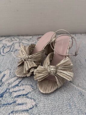 Loeffler Randall Camellia sandal in gold. Size 7